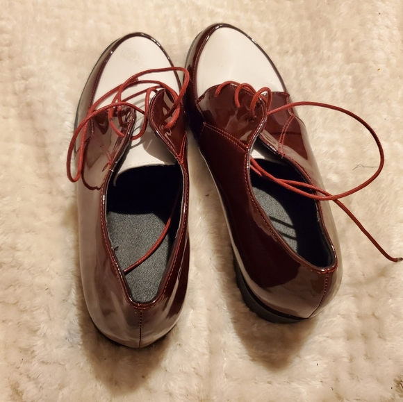 Shoes - Picture 2 of 4